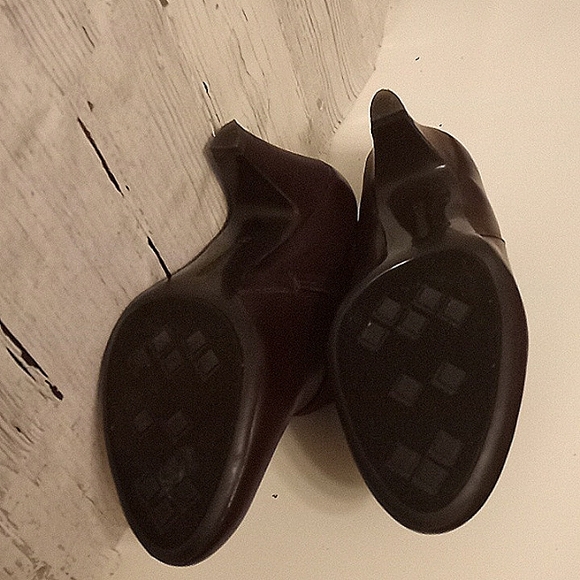 Shoes - Picture 4 of 4